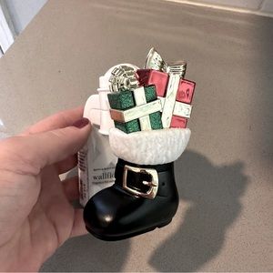 BBW Santa’s Boot Full of Gifts Wallflower Plug In